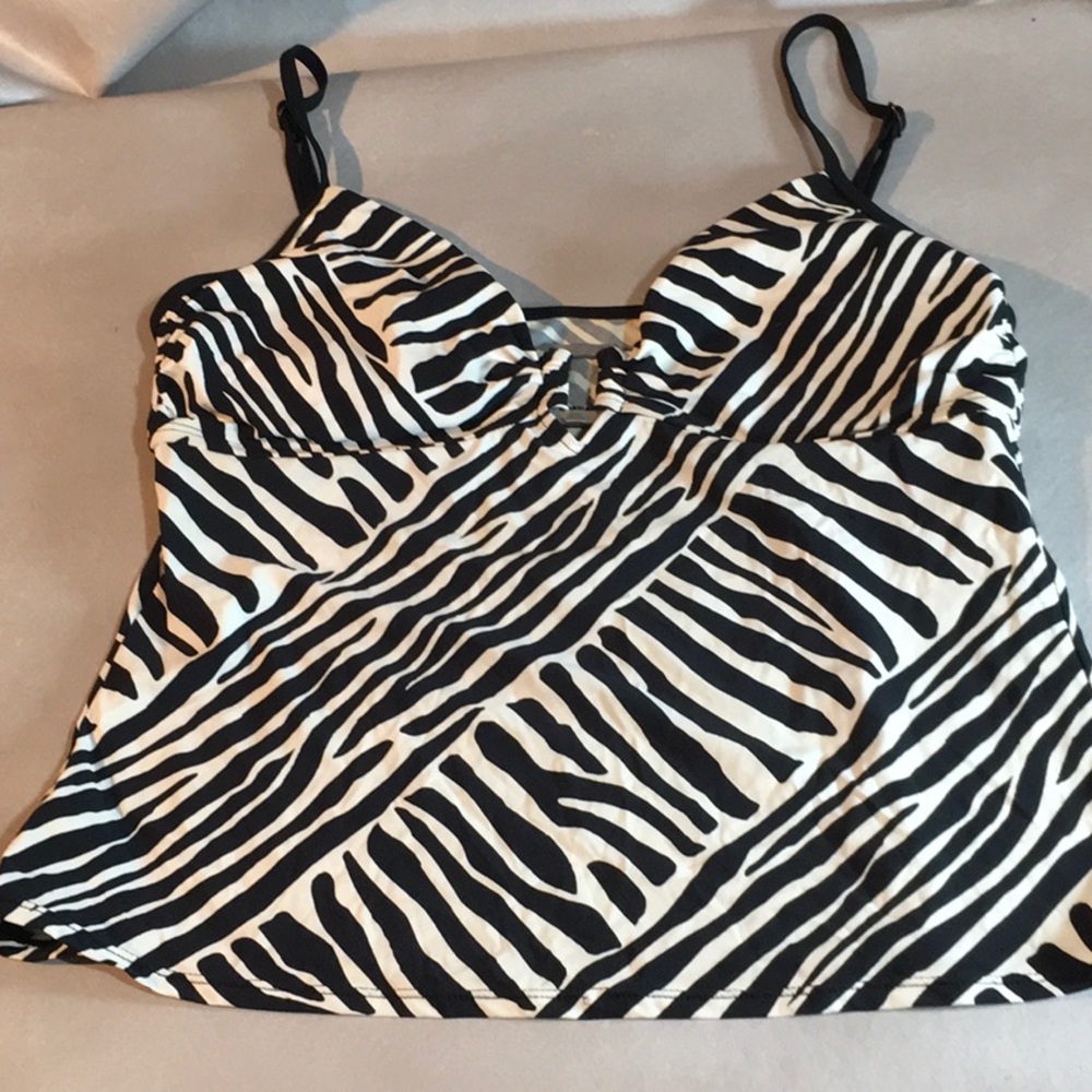 Swimsuit Top Size Large/36D NWOT by 2Bamboo